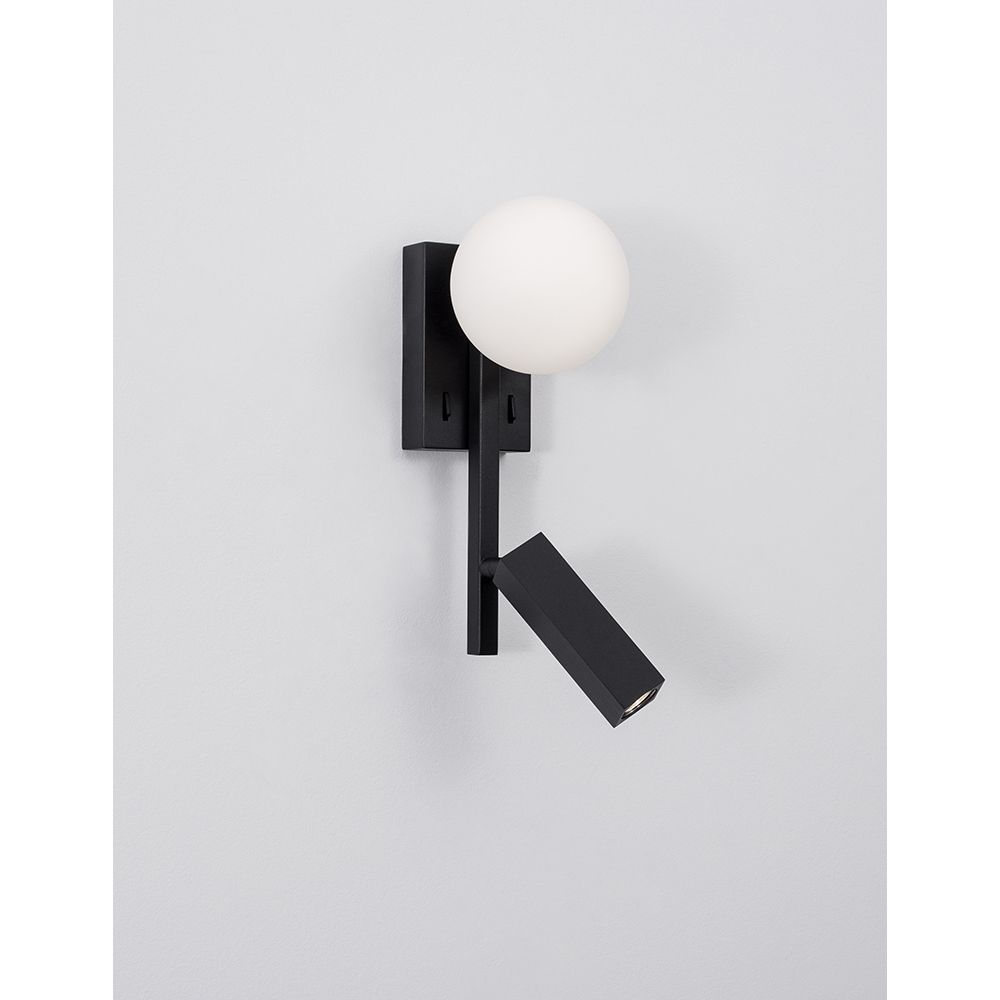Moderne Joline LED Glas-Wandleuchte in Sandig Schwarz mit Opalglas und Richtstrahler für sanfte Beleuchtung.