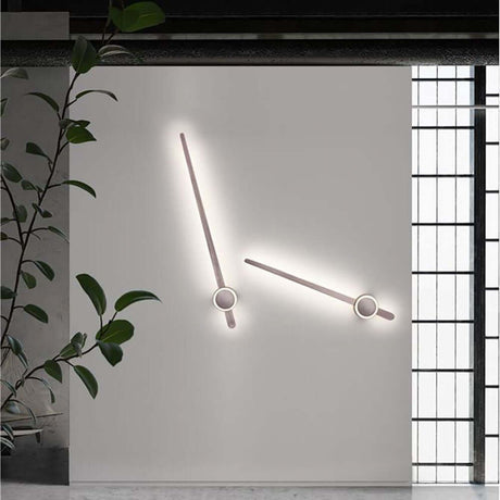 Kedo LED Wandleuchte aus Aluminium an einer modernen Wand, die stilvolle Akzente setzt.