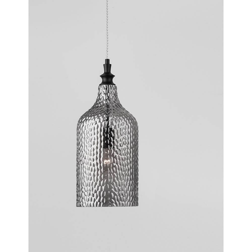 Marou Glas-Pendellampe Rauchfarben mit rauchiger Glaskuppel und schwarzem Metall, stilvoll für moderne Räume.