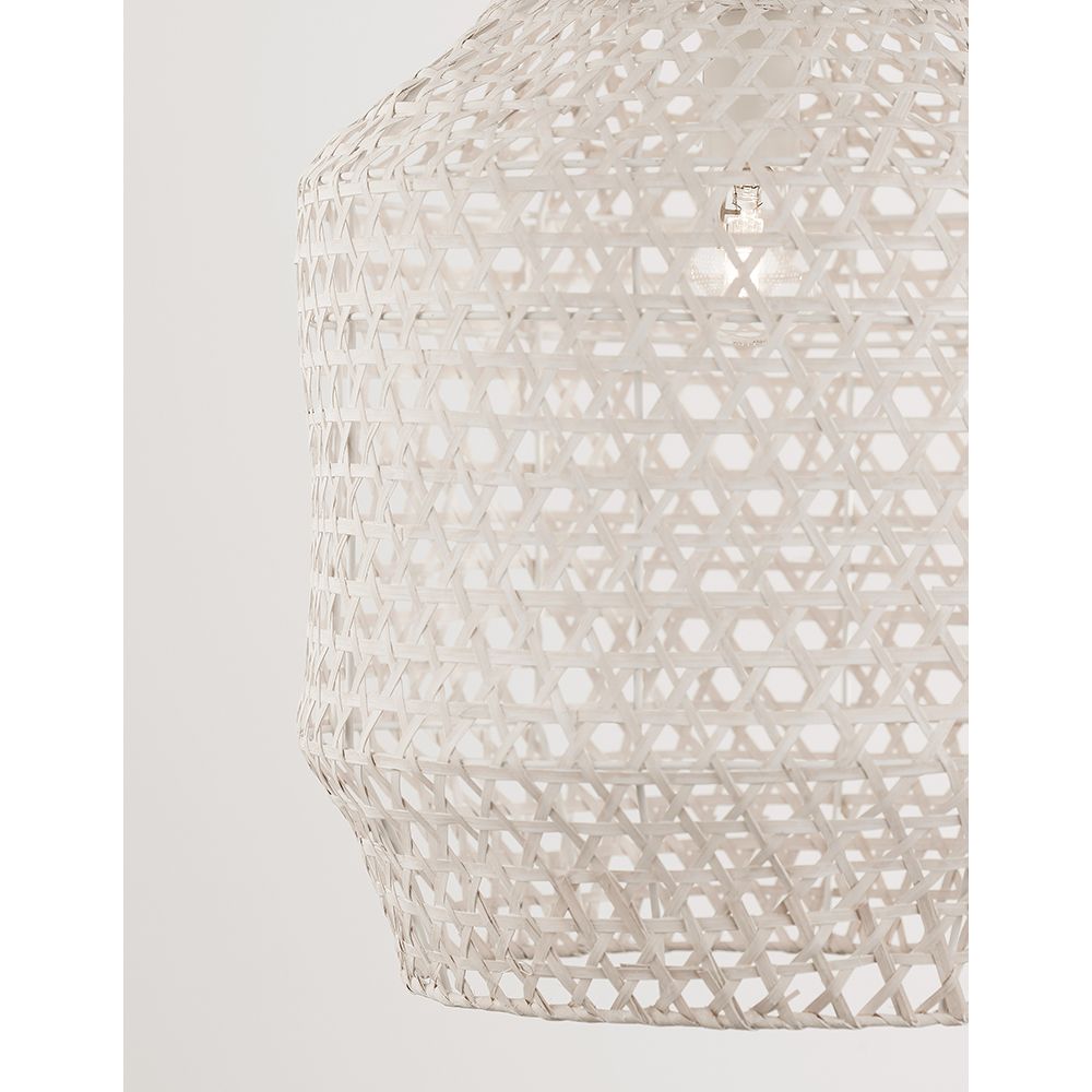 Mia Hängelampe aus Weißem Rattan mit einzigartigem Ethno-skandinavischem Design