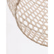Detailaufnahme der Mia Hängelampe Rattan Weiß aus geflochtenem Rattan, die eine gemütliche Atmosphäre schafft.