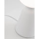 Orion Tischleuchte Beton mit weißem Lampenfuß und Kabelansicht, ideal für modernes Wohnen.