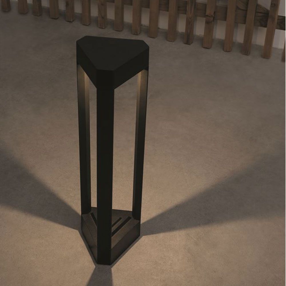 Pilona Pax triángulo LED negro