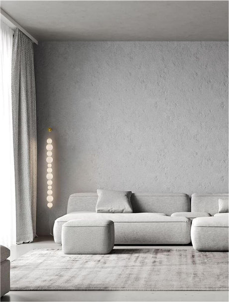 Perla LED Wandleuchte Gold Warmweiß, runde Wandlampe mit Opalglas für elegantes Wohnzimmerlicht