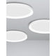 Pertino LED Deckenleuchte Ø 38cm Acryl im modernen Design an der Decke montiert.