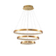 Preston LED Hängelampe Ø 80cm Antik Gold bei einer stilvollen Innenraumbeleuchtung.