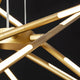Raccio LED Hängeleuchte mit filigranen, drehbaren Armen aus goldfarbenem Metall und integrierten LED-Elementen.