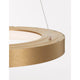 Rando LED Thin Hängelampe Ø 60cm Acryl Detailaufnahme des goldenen Leuchtenkörpers