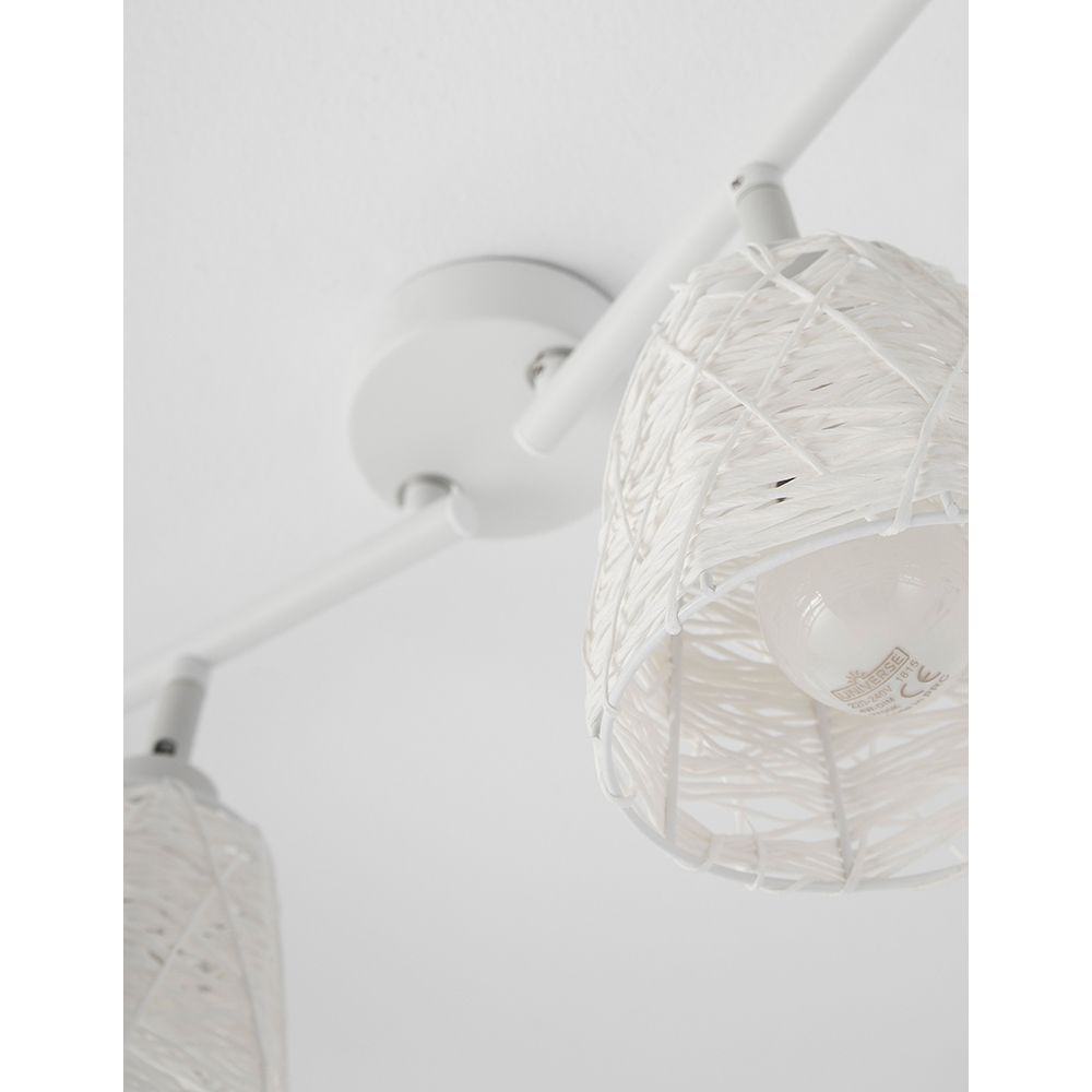 Detailaufnahme des Sion Deckenstrahlers mit weißen Schirmen und verstellbaren Armen für eine optimale Lichtverteilung.