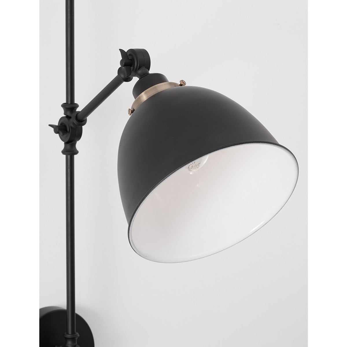 Nova Luce Virgo verstellbare Wandleuchte in Schwarz mit kugelförmigem Schirm, Metallgestell und beweglichem Arm