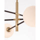 Alt Tag: Vitra Hängeleuchte 6-flg. Gold, Weiß - Detailaufnahme Metallstab und matte Glas-Kugeln, elegantes Esszimmer-Design