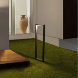 Volver Pilona LED orientable negra