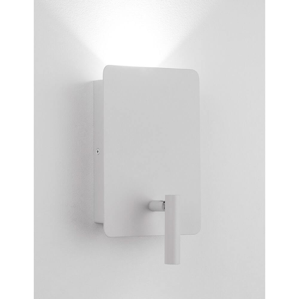 Zen LED Wandleuchte mit Lesearm & USB in modernem Design und warmweißem Licht.