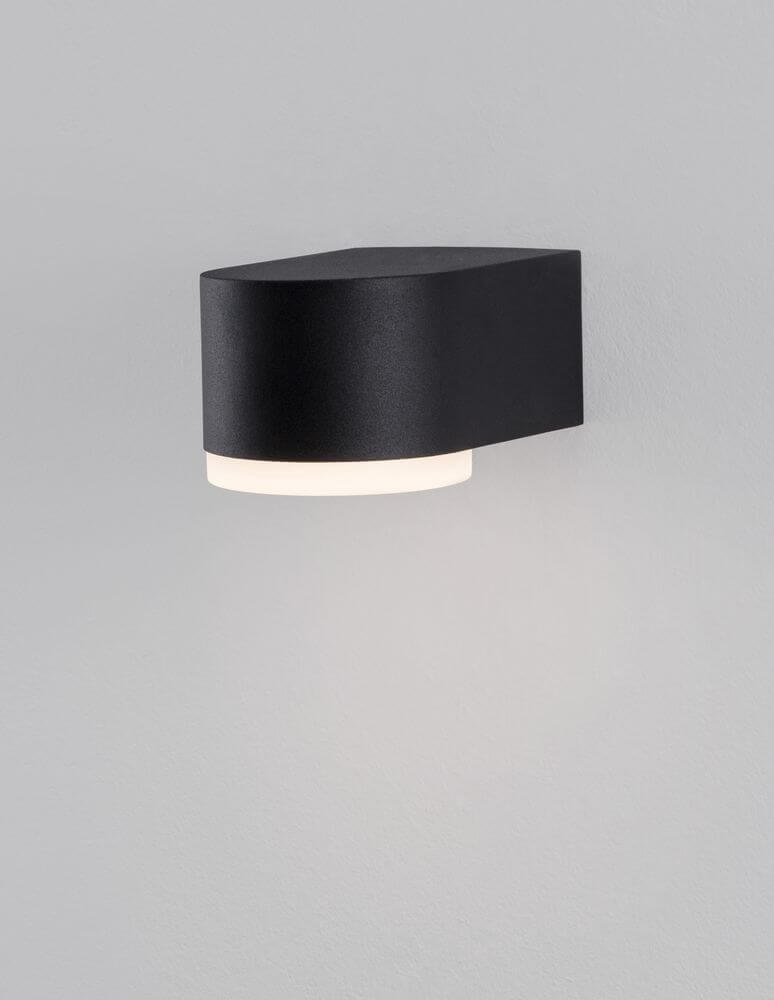 Nus LED Außenwandleuchte 3000K Down Anthrazit IP54 an einer Wand montiert, modernes Design in Anthrazit.