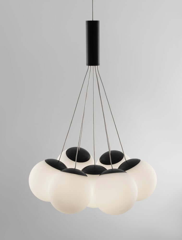 Nuvole LED Pendelleuchte 7-flammig Ø 36cm 3000K Schwarz, Weiß - elegante Deckenleuchte mit Milchglas-Kugeln.