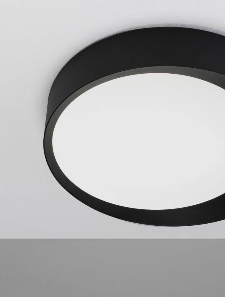 Oby LED Deckenleuchte Ø 60cm 3000K in elegantem Schwarz, ideal für verschiedene Wohnräume.