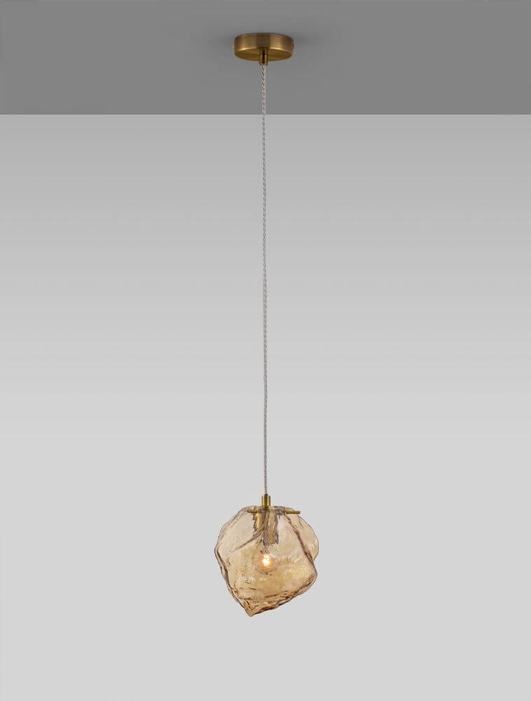Odelle Pendelleuchte Ø 18cm Gold, Bernstein in stilvollem Design mit bernsteinfarbenem Glas und dimmbarem Licht.