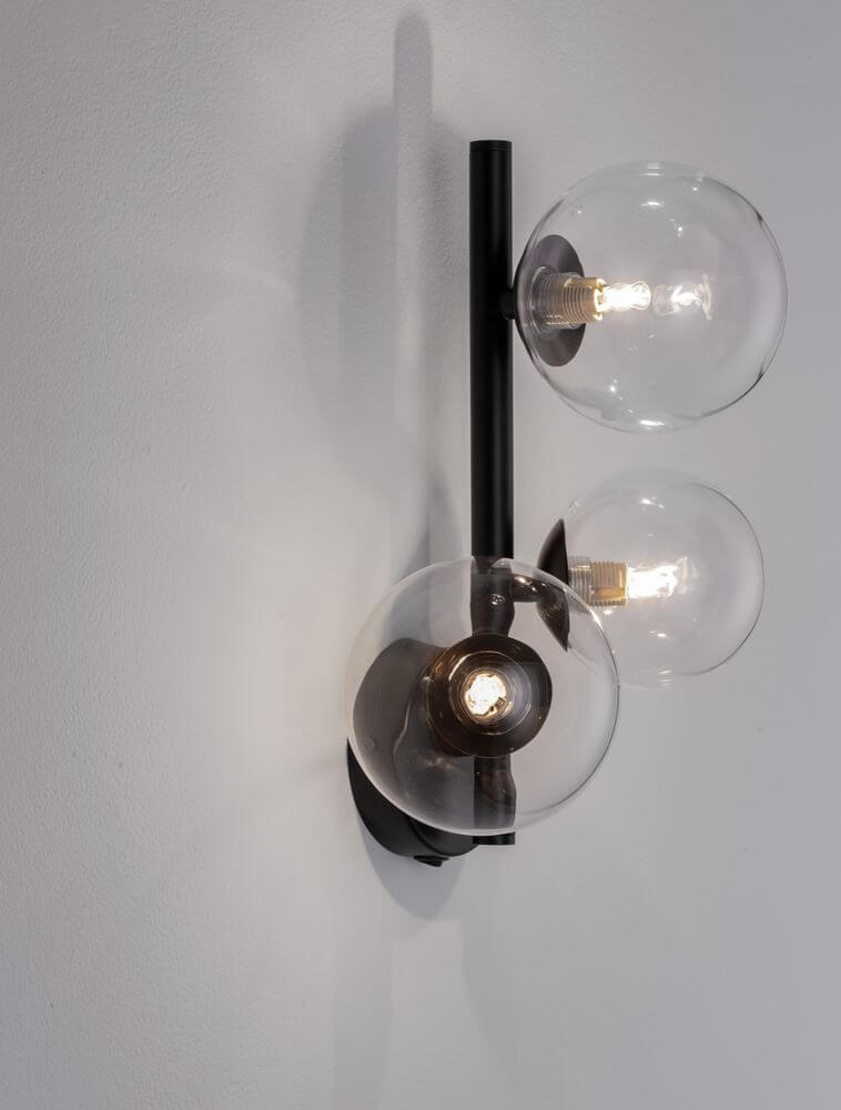 Odillia Wandleuchte G9 3-flammig mit opalem Weiß und mattgoldfarbenem Design.