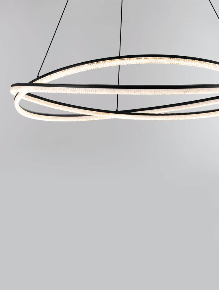Ofelia LED Pendelleuchte 2-flammig Ø 95cm 3000K in elegantem Design mit geschwungenem Rahmen.