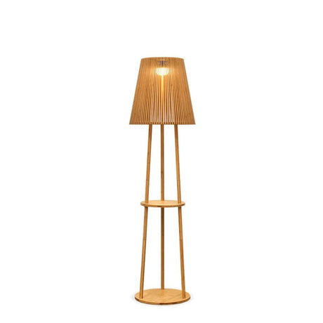 Okinawa Bambou LED lampadaire bohème solaire + batterie IP54 dans un espace moderne avec une lumière douce.