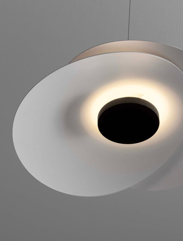 Olea LED Pendelleuchte Ø 35cm 3000K mit modernem, elegantem Design.