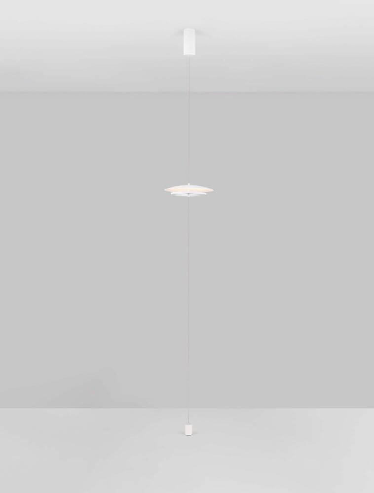 Olos LED Deckenleuchte Ø 35cm 3000K Weiß,Chrom in minimalistischer Design-Umgebung.