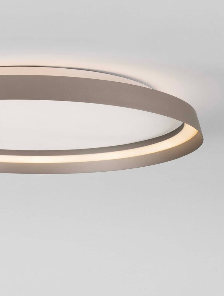 Alt Tag: Ormi Deckenleuchte Ø 60cm 2700 Up & Down 4000K – minimalistische champagnerbraune LED Deckenleuchte über Esstisch, Up & Down Licht