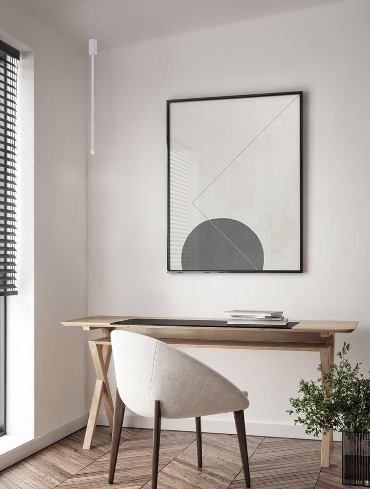 Ornos Deckenleuchte Ø 5cm H 70cm 3000K in modernem Büro mit Schreibtisch und Kunstwerk