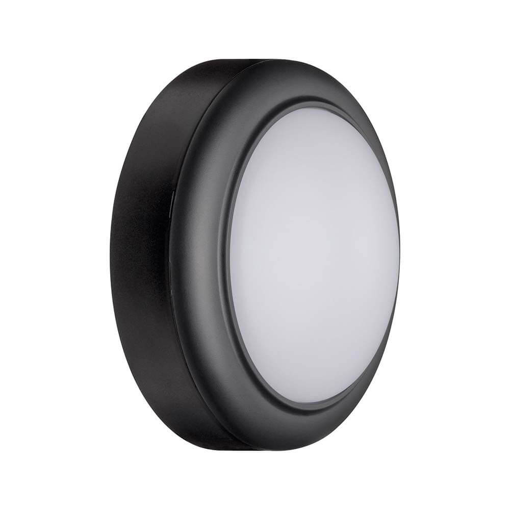 Outdoor Wandleuchte IP44 8W 3000K Grau in Schwarz an der Wand montiert mit satiniertem Kunststoff.
