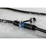 Wasserdichter Verbindungspunkt der LED Plug & Shine Bodenstrahler im Einsatz unter Wasser.