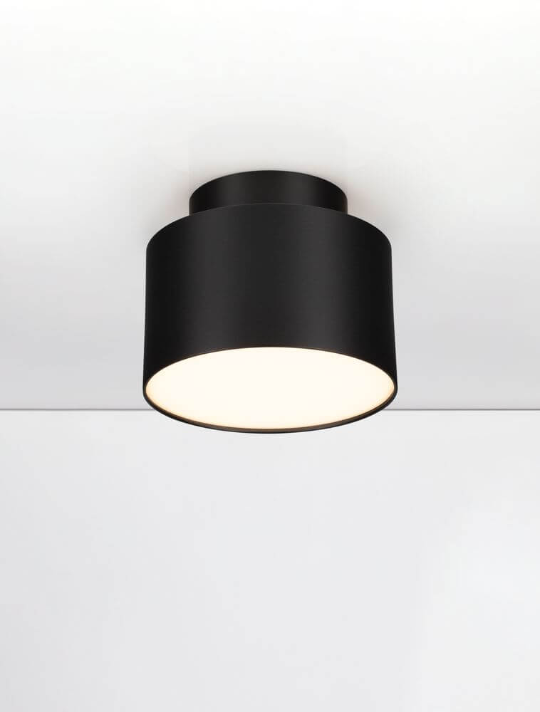 Ozen LED Deckenleuchte Ø 11cm in Schwarz mit 3000K Lichtfarbe, modernes Design für Innenräume.