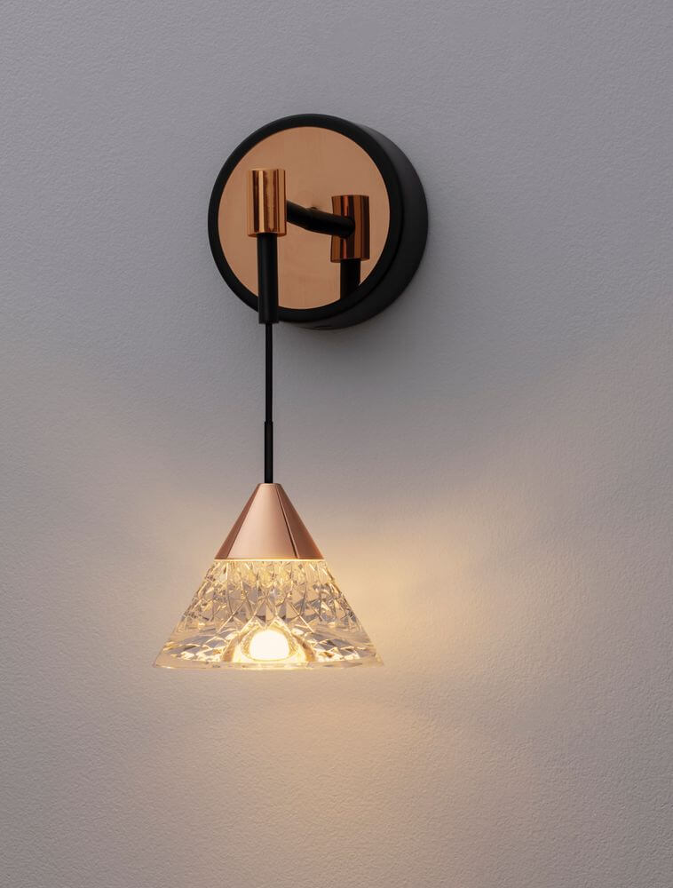 Paluz LED Wandleuchte 3000K Schwarz, Roségold mit elegantem, gläsernem Lampenschirm.
