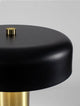 Pandora LED Tischleuchte 3000K Schwarz, Gold mit schwarzem Acryl und goldenem Aluminium.