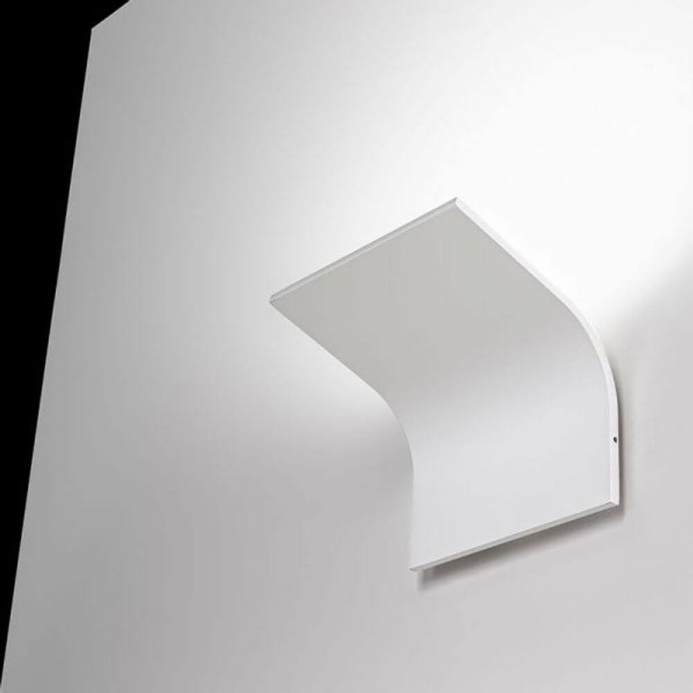 Panzeri App LED-Wandlampe indirekt - moderne Wandleuchte aus Aluminium mit dimmbarer LED-Beleuchtung in weiß.