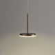 Elegante Bella LED-Pendelleuchte mit schlankem Stab und runder Fläche, warmweiße Beleuchtung für Esstische.