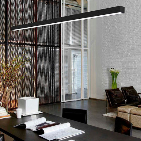Panzeri Brooklyn Line LED-riippuvalaisin modernissa toimistossa elegantilla valaistuksella