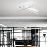 Panzeri Carmen LED Applique o plafoniera orientabile in un interno moderno con specchi