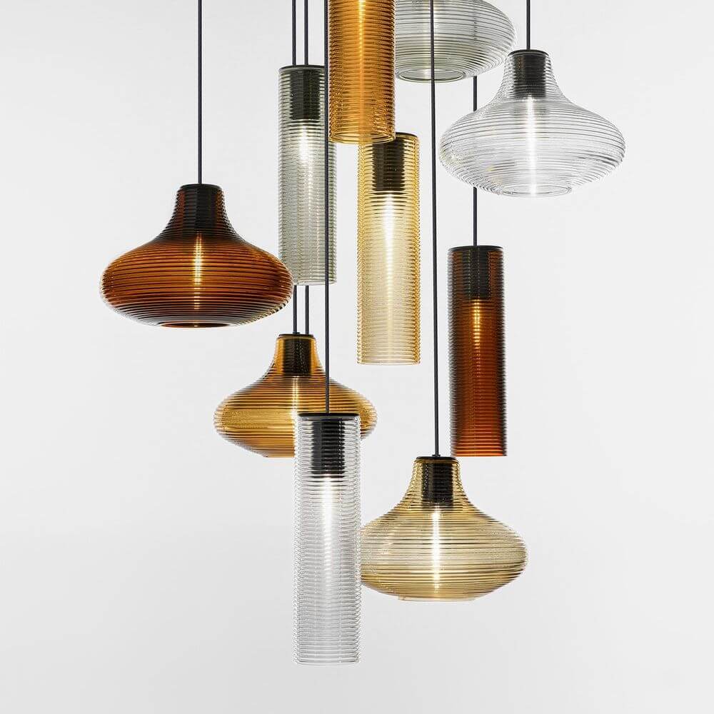 Panzeri Clio Pendelleuchte mit geriffeltem Glas in verschiedenen Farben im Retro-Look.