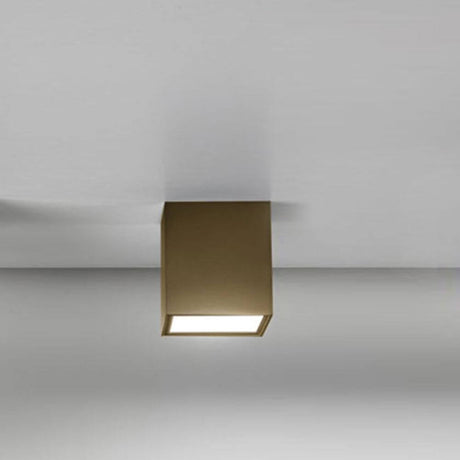 Panzeri Three LED-plafondlamp in kubusvorm in elegante kubusvorm, plafondmontage met directe lichtuitstraling.