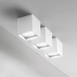 Panzeri Two LED Aufbauleuchte Spot in Weiß, moderne Hänge- und Deckenleuchte aus Aluminium.