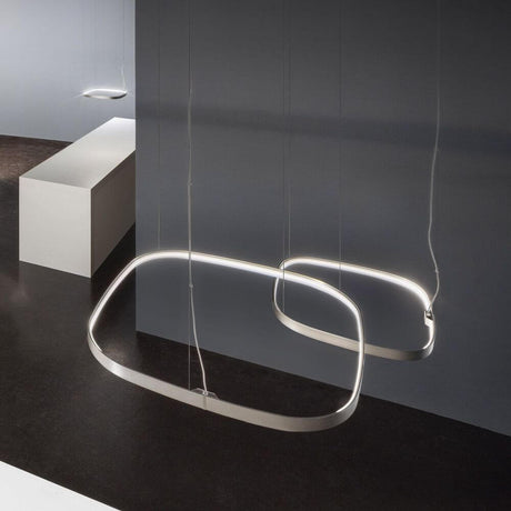 Panzeri Zero Square LED-riippuvalaisin elegantilla muotoilulla, epäsuoralla valolla ja alumiiniprofiililla.