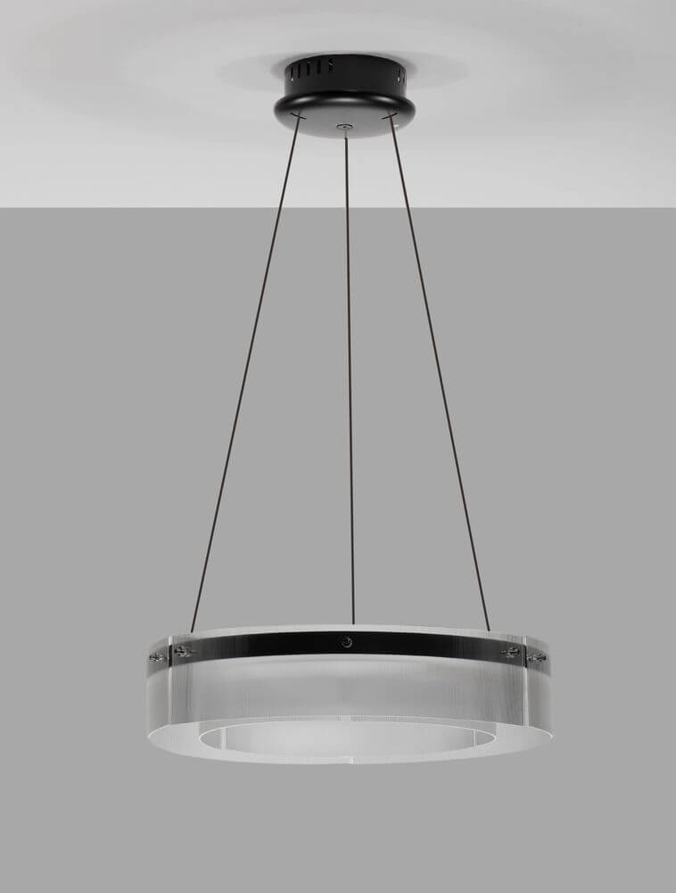 Pauline LED Pendelleuchte in Schwarz mit sanft gebogenem Glas für moderne Innenräume.
