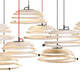 Pendelleuchte Aspiro 8000 aus Holz Ø 50cm in verspielter Spiralform für stilvolle Beleuchtung.
