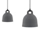 Pendelleuchte Bell M Ø 42cm Grau in Grau mit durchgehender Form und robuster Oberfläche.