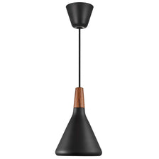 Suspension Nori 18 en noir avec bois de noyer huilé pour un minimalisme nordique