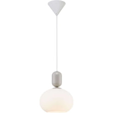 Pendelleuchte Notti mit kuppelförmigem opalweißem Glasschirm und elegantem Design.