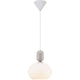 Pendelleuchte Notti mit kuppelförmigem opalweißem Glasschirm und elegantem Design.