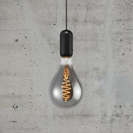 Notti pendel E27 Sort i et harmonisk design med en organisk form og Edison pære.