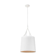 TREE hvid pendel med et moderne design og hvid lampeskærm, ideel til ethvert opholdsrum.