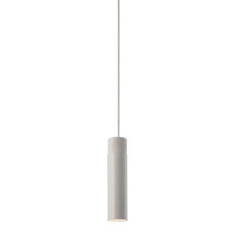 Pendelleuchte Tilo mit minimalistischem Design und präzisem, nach unten gerichtetem Licht.